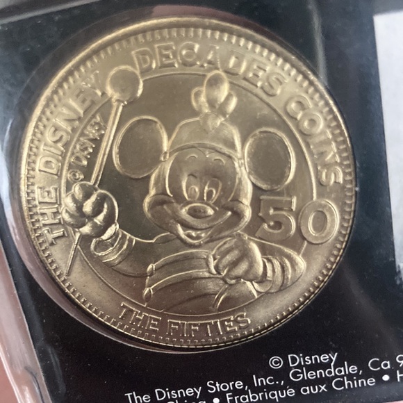 Disney Decades Coin - Cinderella 1950 - Picture 2 of 4